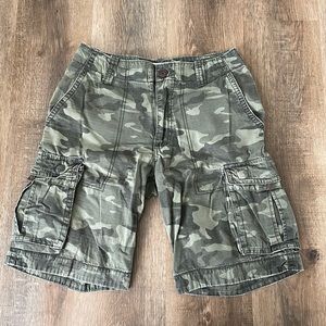 Aeropostale guys cargo green camo shorts size 29